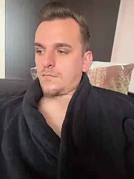 Huge_cock22cm 在線直播表演