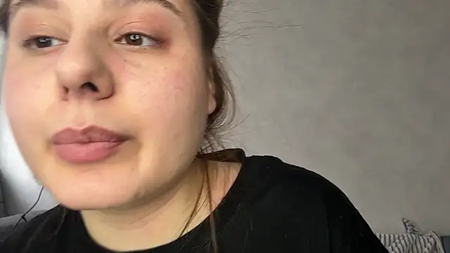 Ellaizatelly 现场XXX聊天