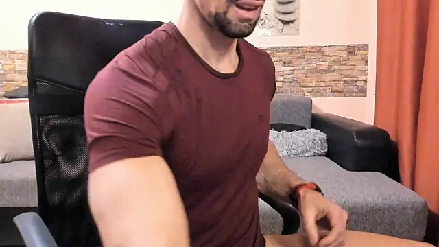 HotHunkTrainer Adlı Modelin Canlı XXX Sohbeti