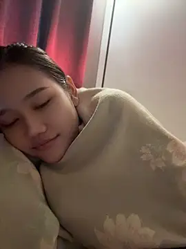 SweetThaiGirlfriend Adlı Modelin Canlı XXX Sohbeti