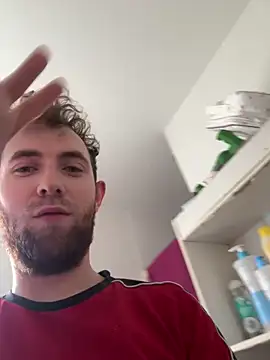 Elbandeur53: διαδικτυακό σόου στην κάμερα