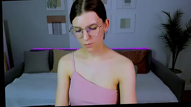 AnnaThorne's Live XXX Chat