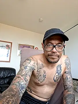 Mr_Graffitimile's Live XXX Chat