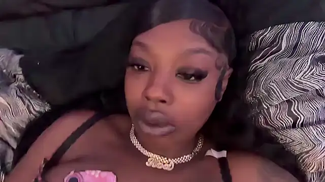 sevynsexysinss webcam show