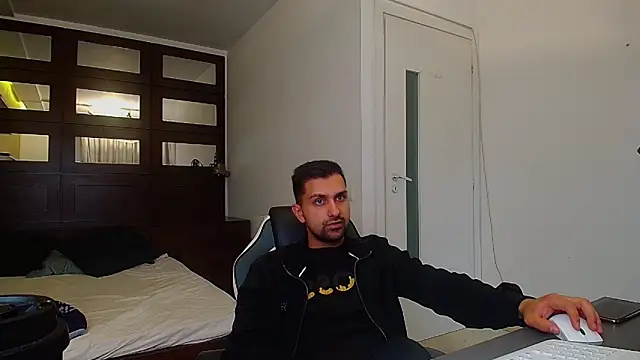 BryceReign 现场XXX聊天