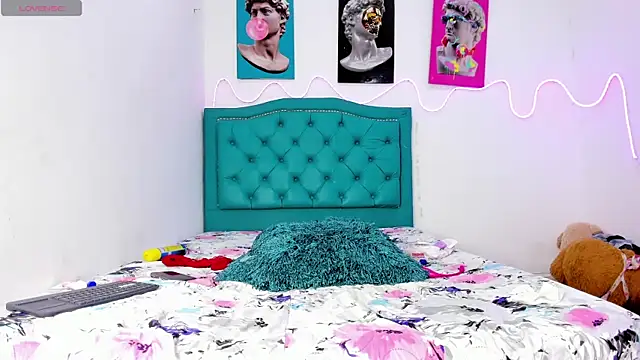 Lilybaudinx96's Webcam Show