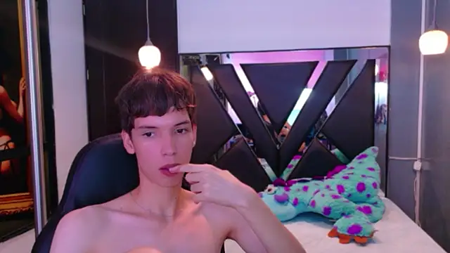 Stefany_PiInk – Naživo XXX chat