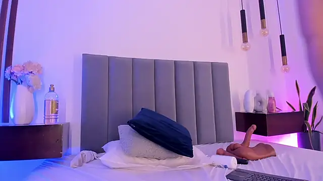 galilea_marquez_: διαδικτυακό σόου στην κάμερα