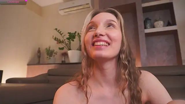 YvetteMilbrett's Live XXX Chat