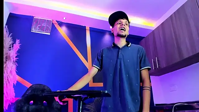 Show modela Iam_steven_ na web-kameri