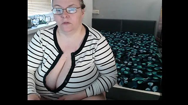 Sweetboobs' Webcam Show