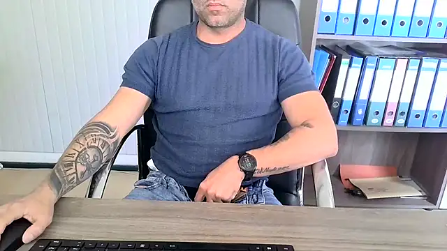 Evasionee Show in webcam