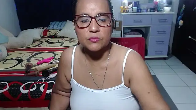 دردشة pervert_mommy_ الجنسية المباشرة