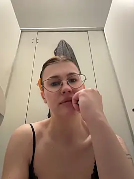 RinaCat Chat XXX live