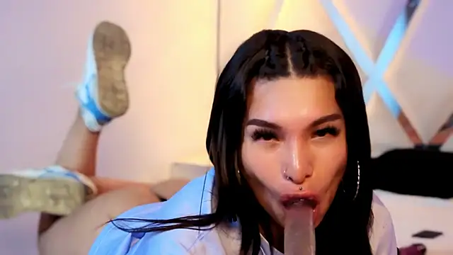 Pokazy przed kamerką – MeelFox