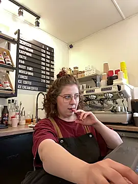 cinnabon_: διαδικτυακό σόου στην κάμερα