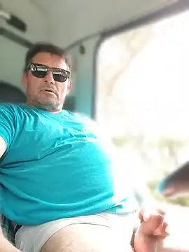 Show modela phil_truck_exhib na web-kameri