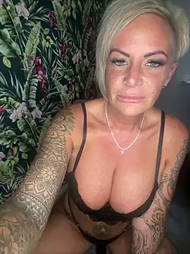 Chat XXX ao vivo de Big-Tits696969