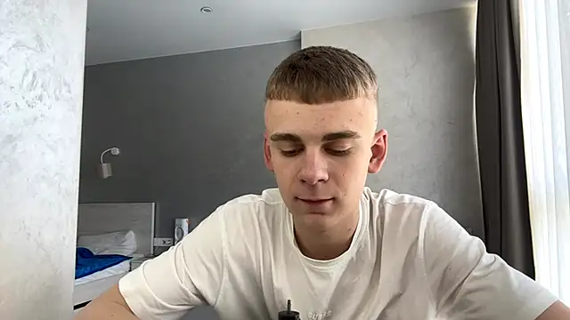 SoloFury 网络视讯表演