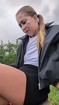 Chatroom XXX en direct de Risky_girl23_