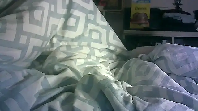 Show modela GUAPAN3S3_FIR3 na web-kameri