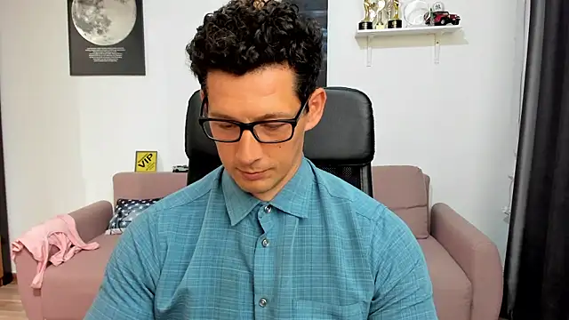 BrutusK08 Webcam show