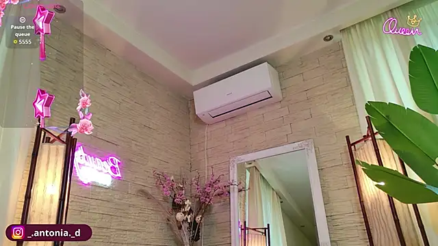 Bella_Posh's Webcam Show