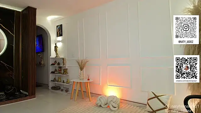 Show modela NatyHernandez1 na web-kameri