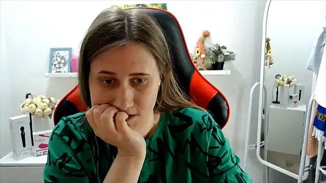 Lucky_Lana: απευθείας συνομιλία ΧΧΧ