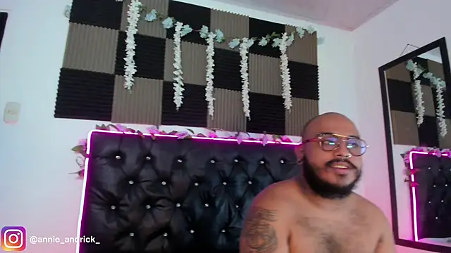 _Annie_Andrick_ Pertunjukan Webcam