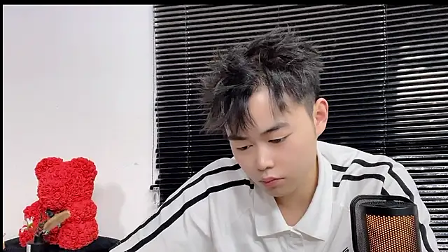 GUCCI-BOY1314n Webbikameraesitys