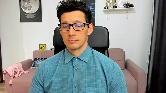 BrutusK08: онлайн-секс-чат