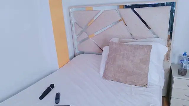 KiimBrooks' Live XXX Chat