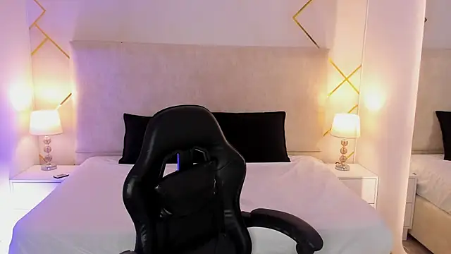 Megan-8 现场XXX聊天