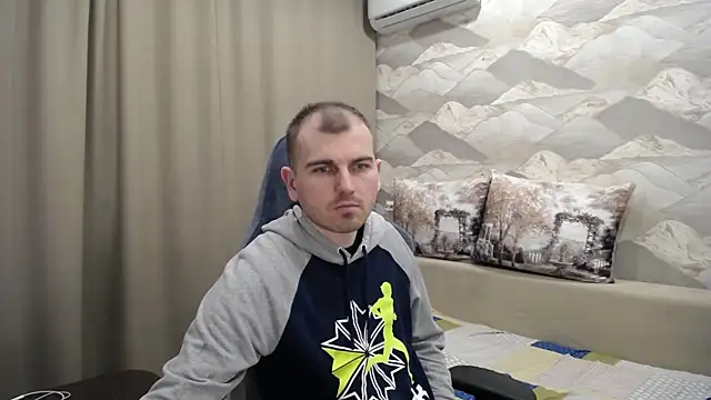 SerzhKorol1's Webcam Show