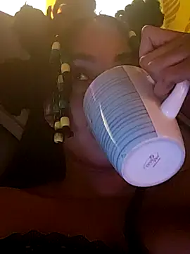 Chat XXX en directo de HONEYSWEETS_LIVE