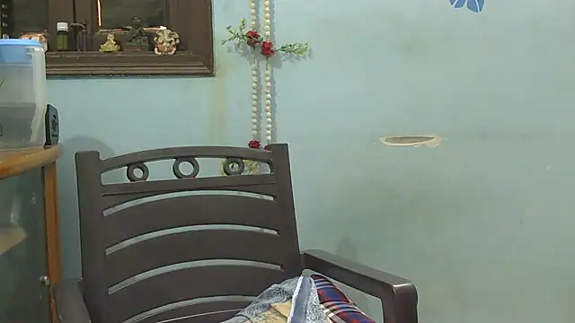 Aarti_misty71's Live XXX Chat