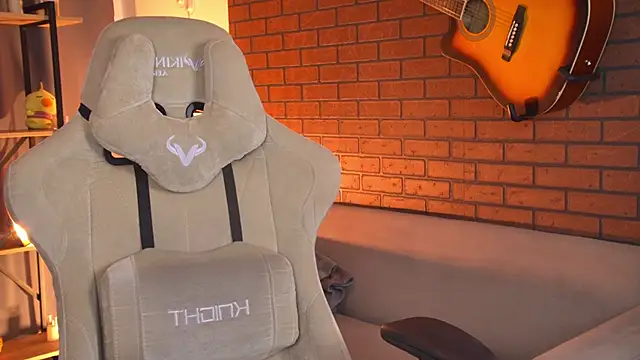 EllieCutes: онлайн-секс-чат