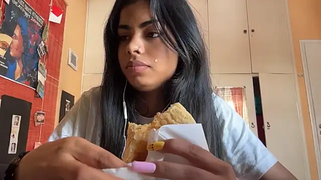 JenniRoutt Show in webcam