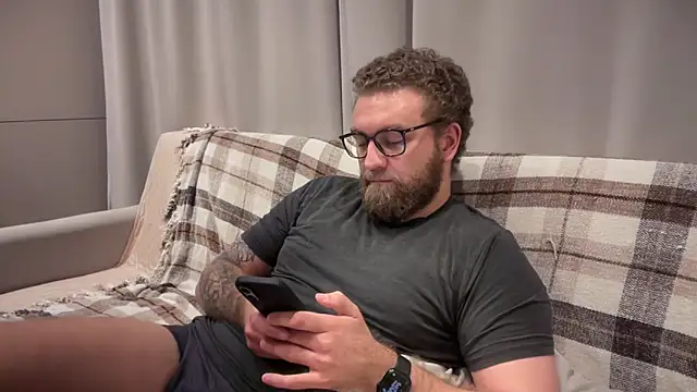 Show modela Bear_bear_ na web-kameri