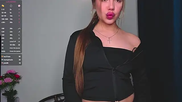 DelenaRines' Live XXX Chat