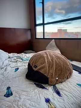 stormytt_: διαδικτυακό σόου στην κάμερα