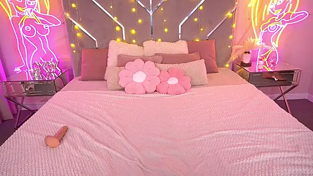 HeavenElle Chat XXX live