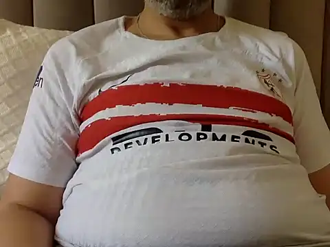 Chat XXX en directo de CaiBull