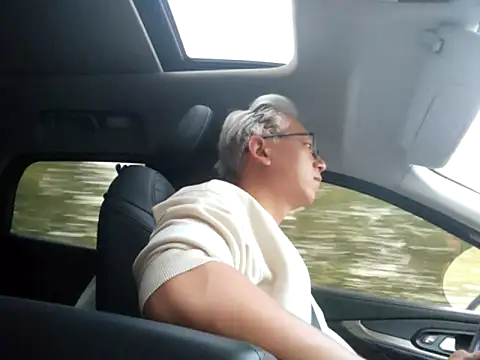 Pertunjukan Kamera Web leoUSIR