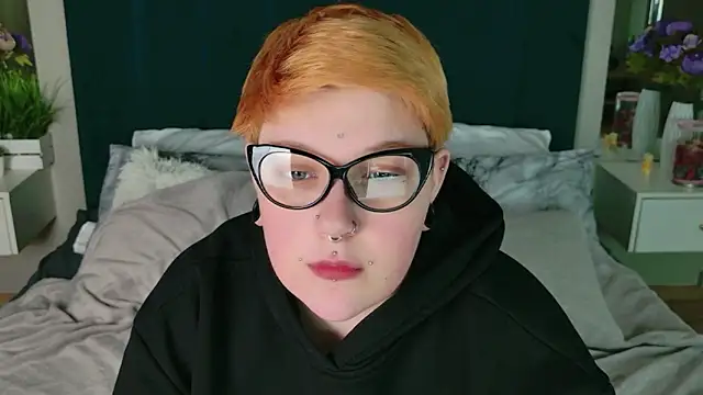 Edna_Davis Adlı Modelin Canlı XXX Sohbeti