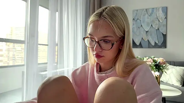 EvelineMolima's Live XXX Chat