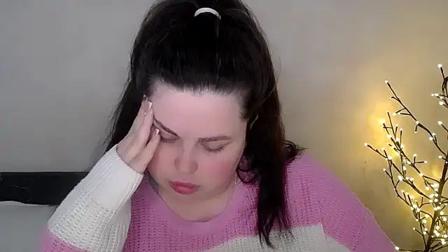 Chat +18 de Emily_Mo ao vivo