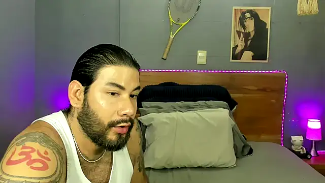 Show modela Prometeo-grizzly na web-kameri