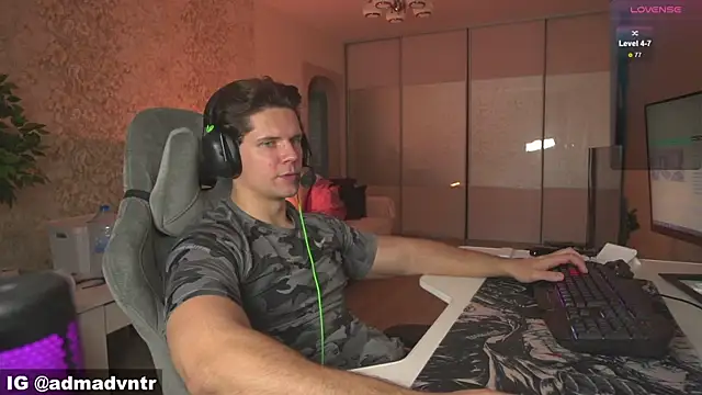 Rus_adventure7 Obrolan Langsung XXX